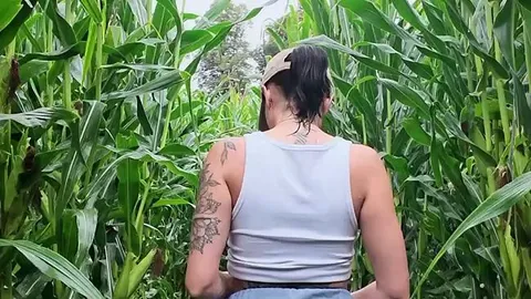 AmaraSecret: In der Öffentlichkeit untenrum blank gezogen.. hoffentlich hat’s keiner gesehen
