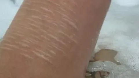 Amber_Glaze: Extreme Nahaufnahme meiner behaarten und gepiercten pussy