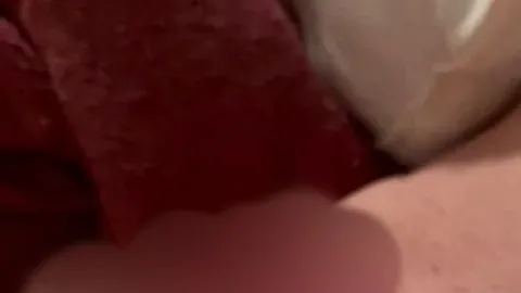 Babyboo999: Komm vorbei und schau dir mein geilen fotzen schleim an ?