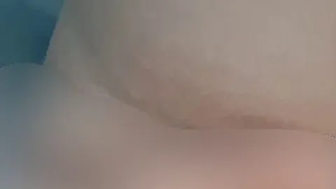 Babyboo999: Ich Fiste mich in der Badewanne mit Wäscheklammern an meinen Lippen und laufe aus ?