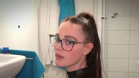 Mega Spermadusche...geiler Quickie beim Putzen !!