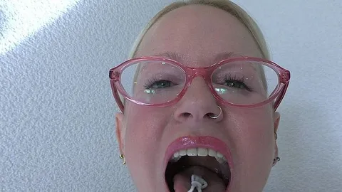 blondehexe: Im Haus der Giantess