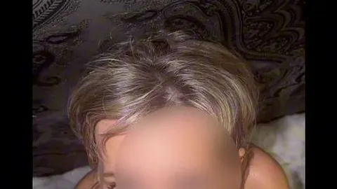 _BonnyClyde_: Heißer Blowjob mit roten Nägeln ???