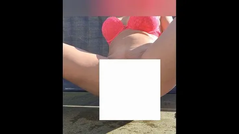 cath_hot: Geiler heisser Squirt auf dem Balkon. Ich habe mich selbst angespritzt ;)