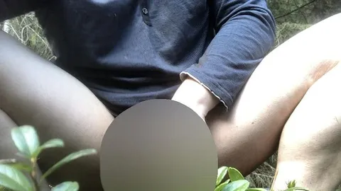 Spontan Geil im Wald Jungschwanz abgespritzt