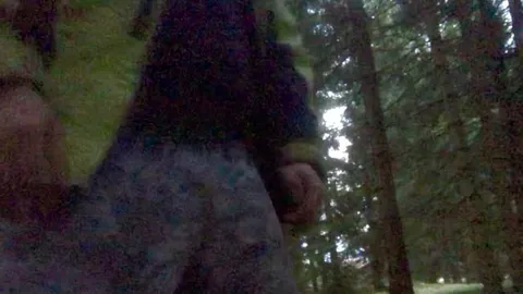 Heimlich Beobachtet beim Pissen mit Wildkamera