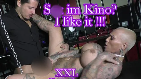 Das Pornokino! Kitty wird im Käfig zerfickt