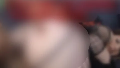 Er hat in meine weit aufgefickte Teenyrosette gerotzt!!!