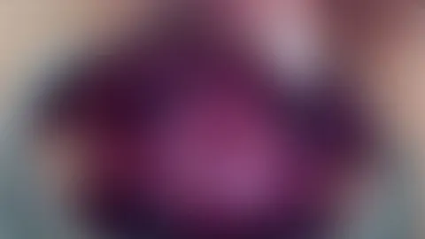 Crazywifeslutxxx: Gebärmutterhals durch Glasdildo gedehnt!