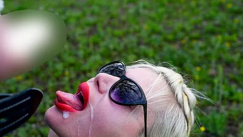 Der Gärtner füllte mir nach einem leidenschaftlichen Blowjob den Mund mit Sperma.