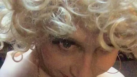 Userwunsch - Paula ist rattig und bietet sich an