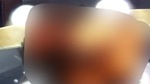 Ich pisse Dir voll ins Gesicht