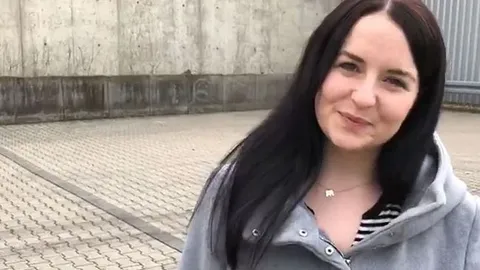 DerPornoBeamte: Parkplatz-Pickup: Emma in Strumpfhose zerfickt + Facial!