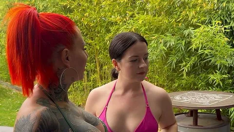 Bikini weg, Fotzen nass – Sauna Fick mit Cumkiss!