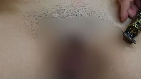 Deine behaarte Muschi mit Wassermelonen-Rasierschaum rasieren!