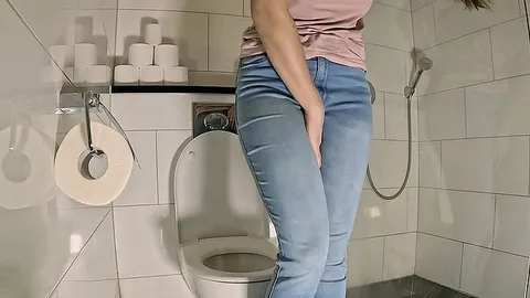 freakart: Vor der Toilette in die Jeans gepisst :P