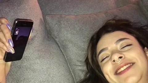 GrafPornoXx: GrafPornoXx & Khadisha Latina, Lecken auf Anweisung, Lecker schmecke!