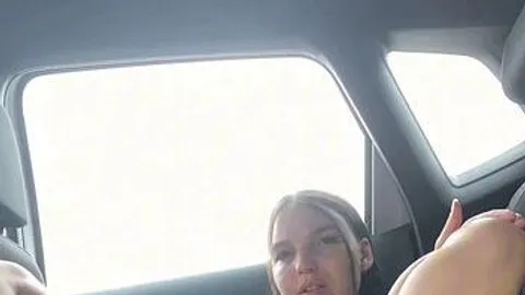 So horny während dem einkaufen - geile SB Action im Auto