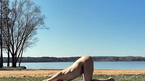 ikarik2007: Mein Nackt-Yoga am offiziellen FKK-Strand Brombachsee - Video 1