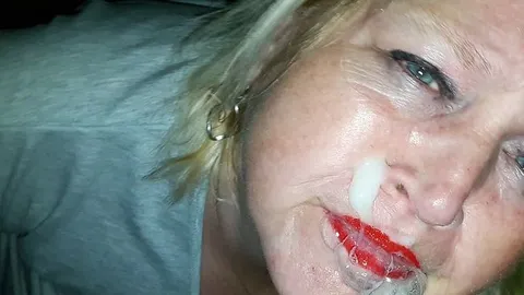 Sklavin das Nutzmaul besamt
