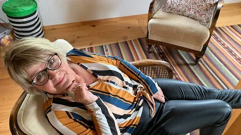 Janne25: Auf die Lederhose gespritzt