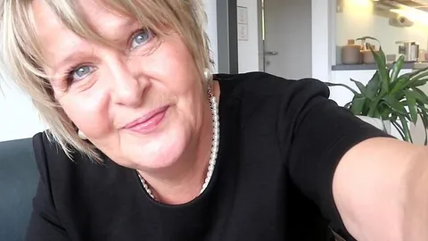 Janne25: Janne ganz in Leder und Stiefel