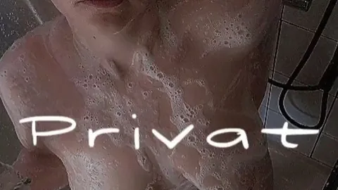 jennasxy19: schau mir beim duschen zu. ich wusste nicht, dass du da bist OMG