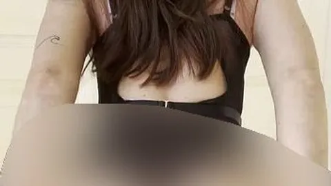 Jessy_outside: Hi ich hab mir einen neuen Body gekauft und ich weiß leider nicht ob ich ihn richtig angezogen habe?