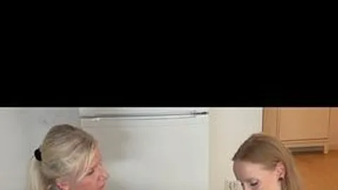 JuleRoxxX: Meine erste Lesben-Erfahrung mit Emma Wolf ich war sehr nervös aber auch sehr geil!