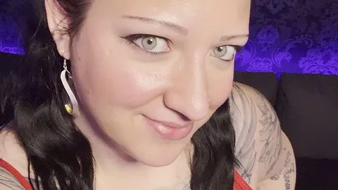 Julia_Deluxe: Rot oder Schwarz!? ???