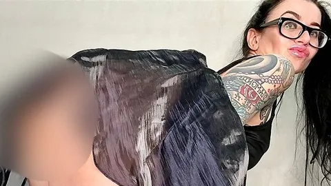 Blick unter den Rock, Pussy und Arsch