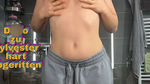 Dildo zu Sylvester hart abgeritten