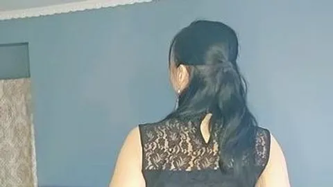 KristinaSlut: Ich werde mich mit einem großen Dildo ficken. Du wirst sehen, wie sich meine Muschi dehnt,.