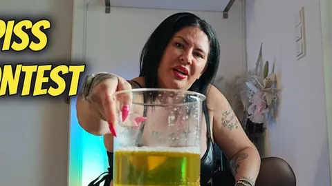 PISS CONTEST - WER am MEISTEN SCHLUCKEN kann, bekommt den GOLDENEN NEKTAR direkt ab der QUELLE!