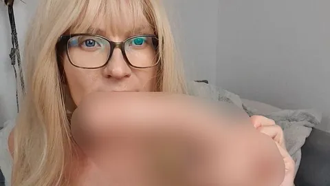 Lea_Stern: UNCUT!! Bringe ich Schwanger endlich den großen RIESEN-Dildo in meine knallenge Teeny-Fotze?