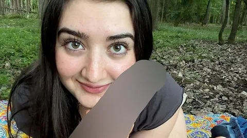 Tabubruch?! Fremder erwischt mich mit Dildo auf der Wiese und schaut mir beim Squirten zu!!!