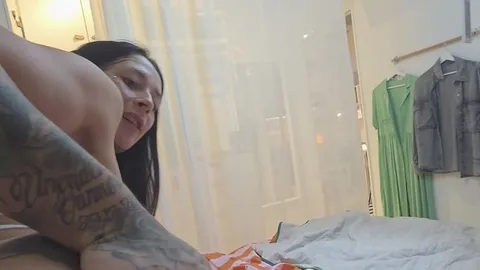 Lena_Desire: Ultra Public! 3 Fötzchen und 1 Schwanz im Möbelhaus – ficken und blasen!