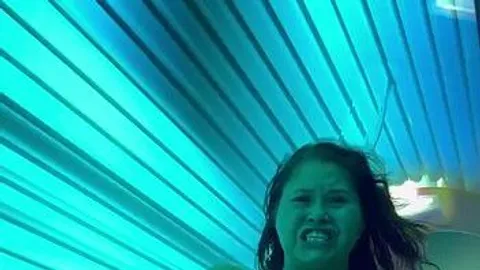 lisanimmersatt69: Ohhh mein Gott!! Heimlich im Solarium gesquirtet ?