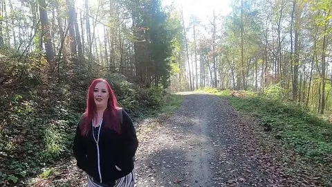 little_Eve: OMG! Ich hab einem Fremden draußen den Schwanz gelutscht...