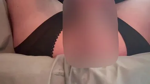 Lola84foryou: Den fetten Dildo im Arsch