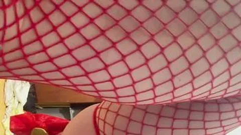 Marlene156: Heute das erste Mal mit richtig großen Glas Dildo zum sqwierd gebracht