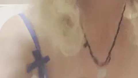 Milf fickt sich ihm alle Löcher bis zum extra Sqwiten
