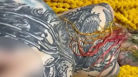 Micky-Bottenberg: Dildofick! Fick mich hart mit dem Dildo bis ich nur so zittere!