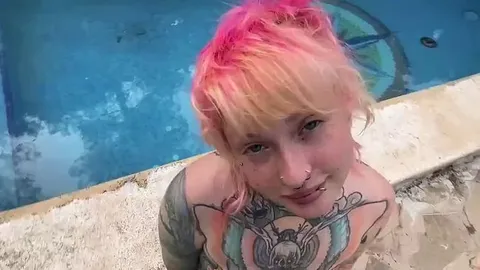 Blowjob am Pool, im Sommer bläst es sich einfach geiler!
