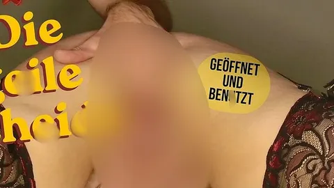 Gefesselt mit gespreizten Beinen – erst gefingert, dann dreckig mit dem Dildo durchgenommen
