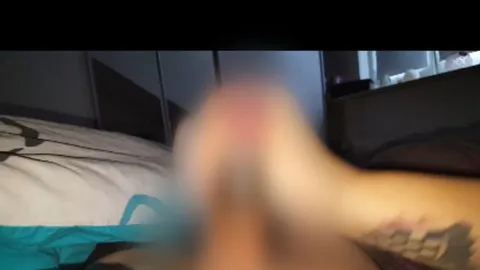 MS-Stone: MissKing aka Kiki.K. weckt mich mit einer Schwanz Massage
