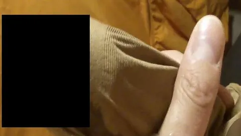 Mit ihren den ganzen Tag geil getragenen hautfarbenen Nylonsocken gewichst und abgespritzt