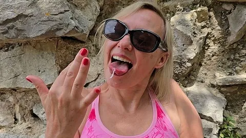 Vier Finger in der Sperma Fotze