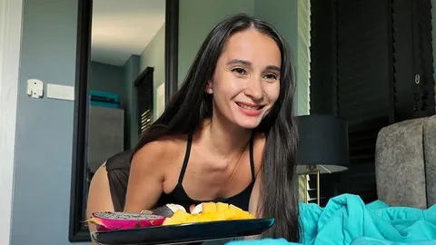 PassionBunny: Früchte am Morgen und ein Blowjob für das gewisse Extra