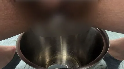 Ein geiles Piss Geräusch .